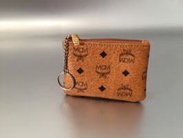 MCM Mini Visetos Schlüsselmäppchen in Cognac
