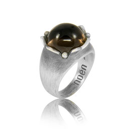 Noen Ring aus der Serie 'rose flower' Silber Rauchquarz mit Brillanten