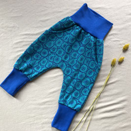 Hapilu Hose mit Seitentaschen 60-80, Blau mit blauen runden Ornamenten (50% Wolle)