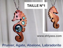 Amulette et pendentifs Hippocampes en bois + Pierres