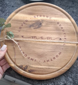 PERSONALISIERTES HOLZBRETT "MOM"