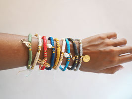 Pulseras colores colgantes