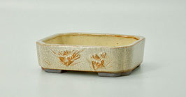 pot rectangulaire raku, motif en relief