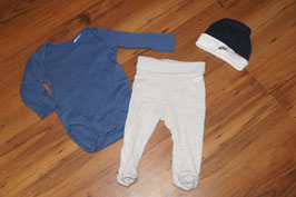 *JA128 Body, NIKE Mützchen und Hose 56