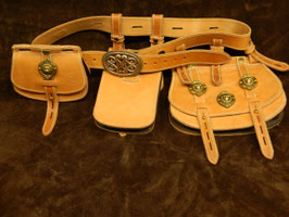 Ceinture multi-poche à têtes de lion