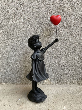 Banksy Mädchen mit Ballon Figur scharz Deko Girl with Balloon Bacon Skulptur Stehfigur