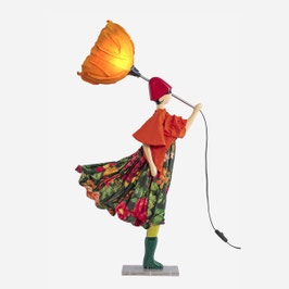Skitso Design Lampe Eudora - Rosa Stehlampe als Figurlampe - Frau mit Schirm im Kleid