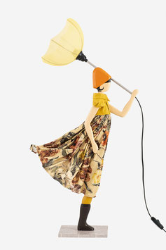 Design Figurenlampe Puppe als Frauenfigur mit Kleid und Regenschirm als Lampenschirm "ANNETTE"