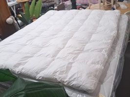 "Hilton" Queen Size Mattress Topper
