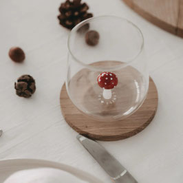 Glas mit Pilz inside