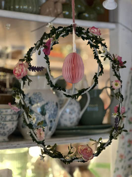Ring mit Seidenblüten und kleinem Ring