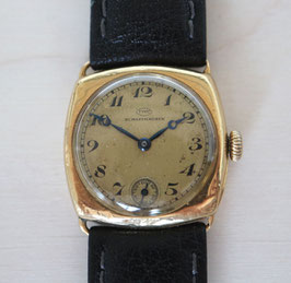 IWC Damen Armbanduhr Gelbgold 18 Karat, spezielle Kissen-Form, 1930er-Jahre