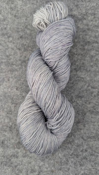 Sockenwolle mit Glitzer, handgefärbt "schüchterner Sternenstaub"