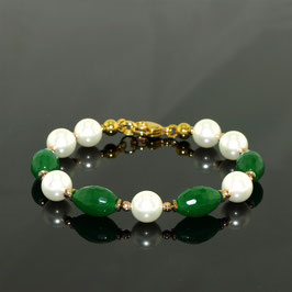Verschluss-Armband aus Perlen und Jade