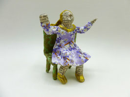 B - ERWARTUNGSVOLLES MÄDCHEN