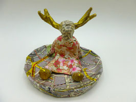 B - KLEINE HIRSCHDAME IN PARIS