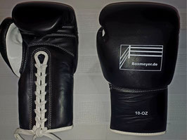Boxmeyer "Profi"in 8 Unzen,10 Unzen und 16 Unzen.