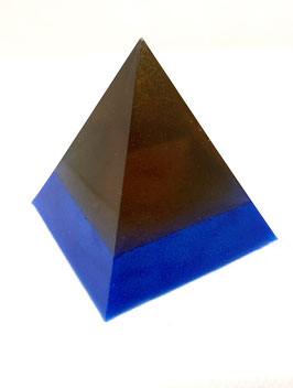 Pyramide orange et bleu