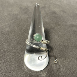 Bague réglable en fil et perle en pierre