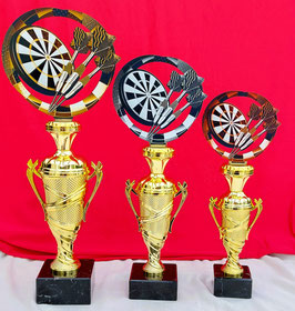 Metallfigur Darts Gold Silber Bronze auf Henkelpokal