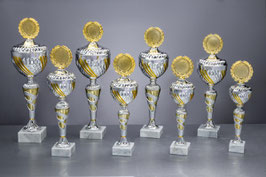 Pokal Serie Mintha gold/silber inklusive Gravur und Embleme