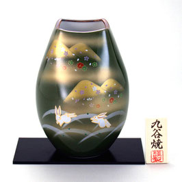 ☆Kutani vase "Kinsai, Mouontains and  Rabbits"  H. 24 cm