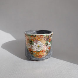 Kutani Teacup "hanazume" - golden flower