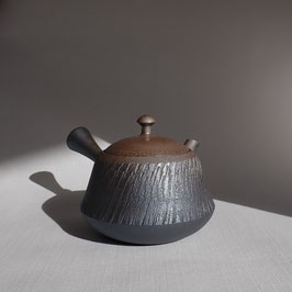 ☆Teapot "Tobikanna Kyusu" 200 ml by Tokuta