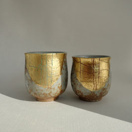 Kutani Paired Teacups "kinpakusai" gold leaf