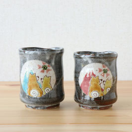 Kutani Paired Teacup "Shiba-Inu in sunny spot"