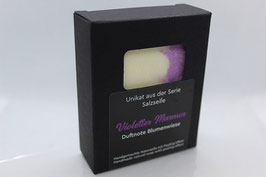 Naturseife Salzseife Violetter Marmor mit Duftnote Blumenwiese.  Peelingseife