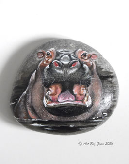 Happy Hippo, nijlpaard hand geschilderd op een riviersteen