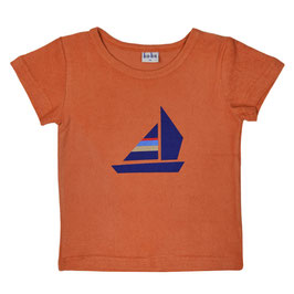 Frottée T-shirt mit Boot auf Terracotta von Baba
