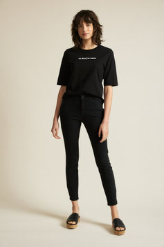 High-Waist-Jeans- black