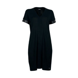 Kleid mit Lederstreifen