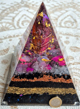 Orgonit-Pyramide mit galvierter Sphaleritkristallspitze - ca. 2,57 kg (Nr.3) - minimal optischer Mangel