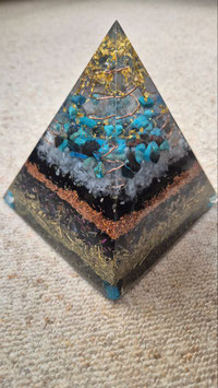 Orgonit-Pyramide mit BergkristallSpitze - ca. 2,4 kg
