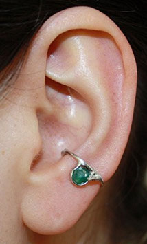 Kleiner Ohrring  mit grünem Achat, 118S