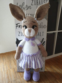 Osterhase Marlene flieder