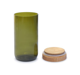 Vorratsglas aus einer Weinflasche mit Holzdeckel - moosgrün