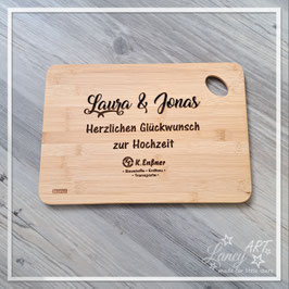 Holzbrett / Vesperbrettchen mit "Hochzeit" - Beispiel: Laura & Jonas