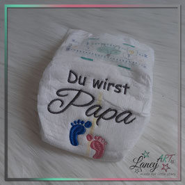 Bestickte Windel - "Papa & Babyfüße"