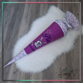 Schultüte "Name & Hase" Stickdesign Pia (Wunschstoff)