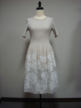 ￥24,200　IS-8918-2W　大花柄カットワンピース