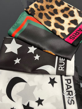 Carrie Paris Foulard Rue Madam