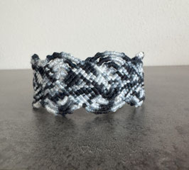 geknüpftes Armband - "Raute mit Halbkreis"