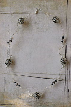 Collier boules d'argent vieilli