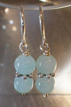 Boucles d'oreilles opalescentes verre bleu ciel