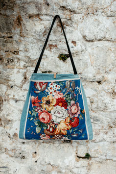 Blaues Blumenbouquet