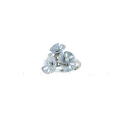 Anello con fiori in oro bianco  gr 2.40 referenza: A2396B
